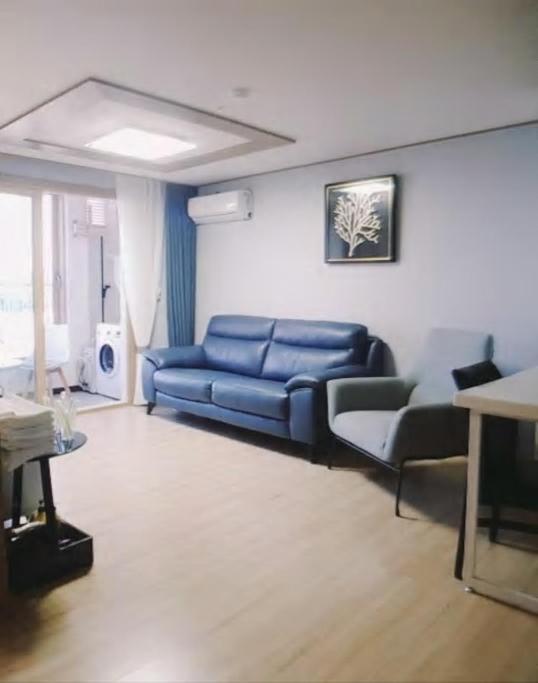 Maritimo Pension Пусан Экстерьер фото